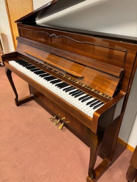 Schimmel Chippendale Exclusive piano