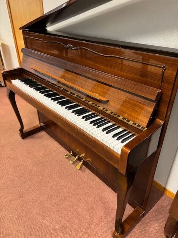 Schimmel Chippendale Exclusive piano