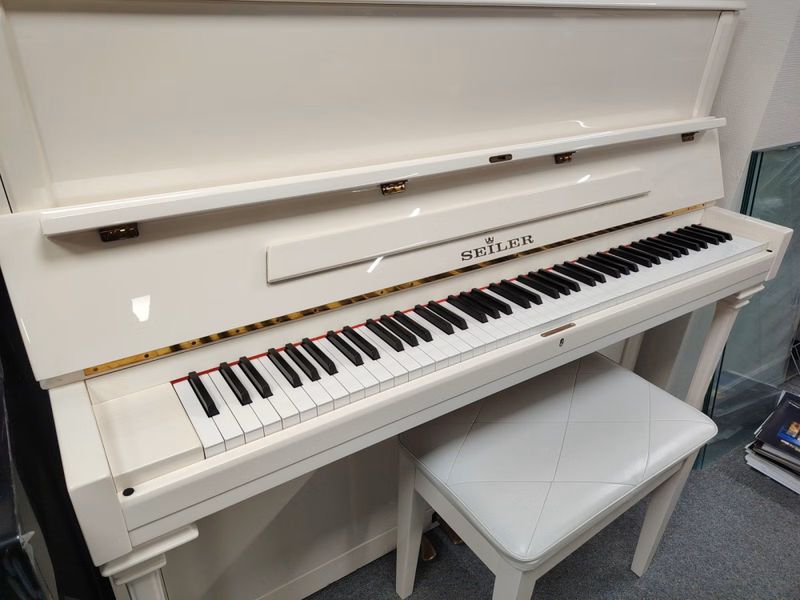 Nydelig Seiler 122 piano