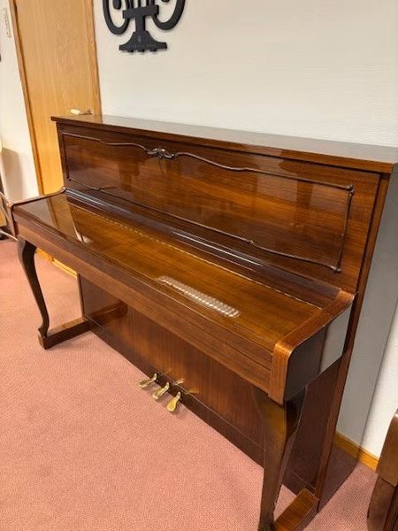 Schimmel Chippendale Exclusive piano